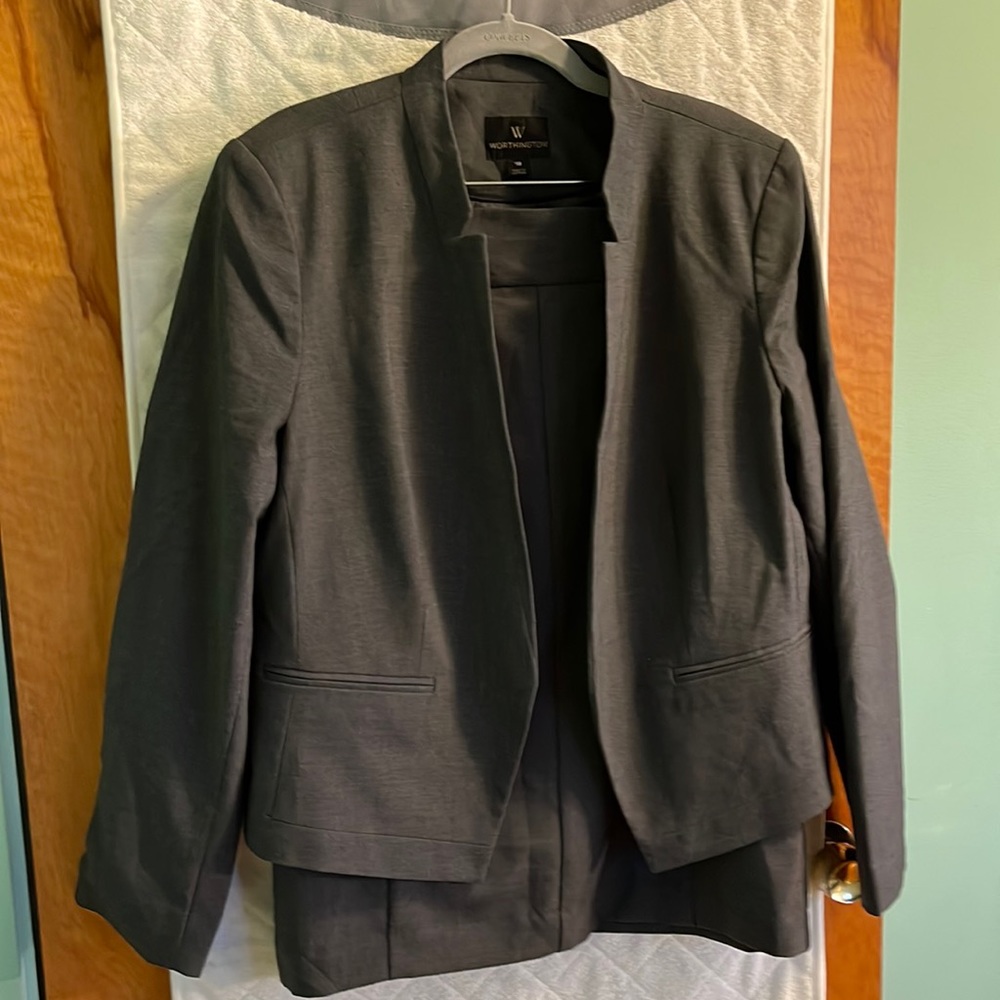 Retired: work attire no longer needed Worthington size 18 blazer/ skirt